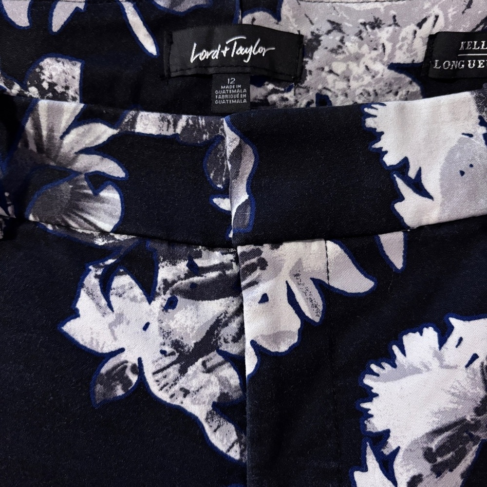 Lord & Taylor Black and White Floral Capris ~ Size 12 - Picture 4 of 5